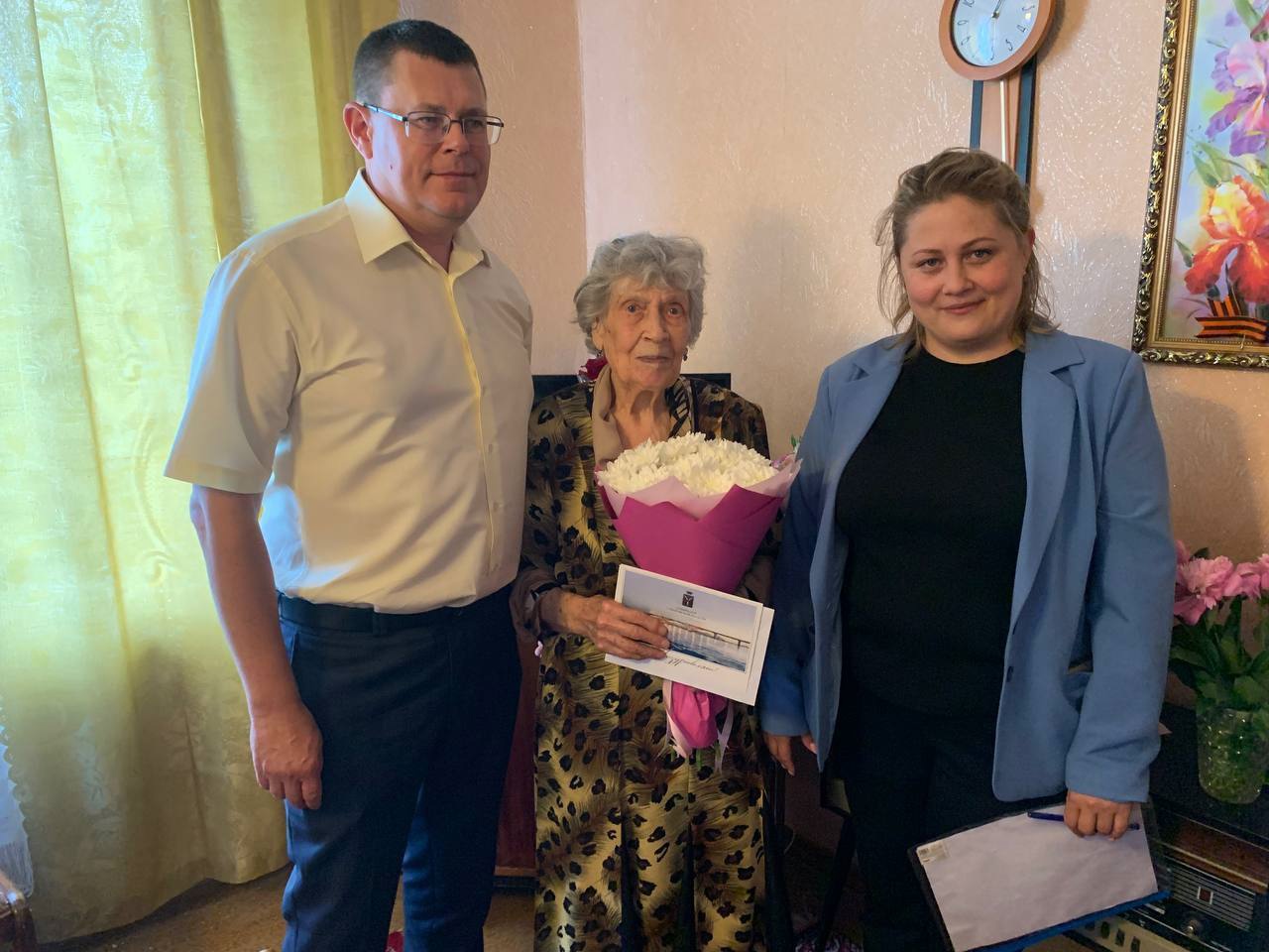 «Торжество силы духа и любви»: саратовской труженице тыла исполнилось 100 лет